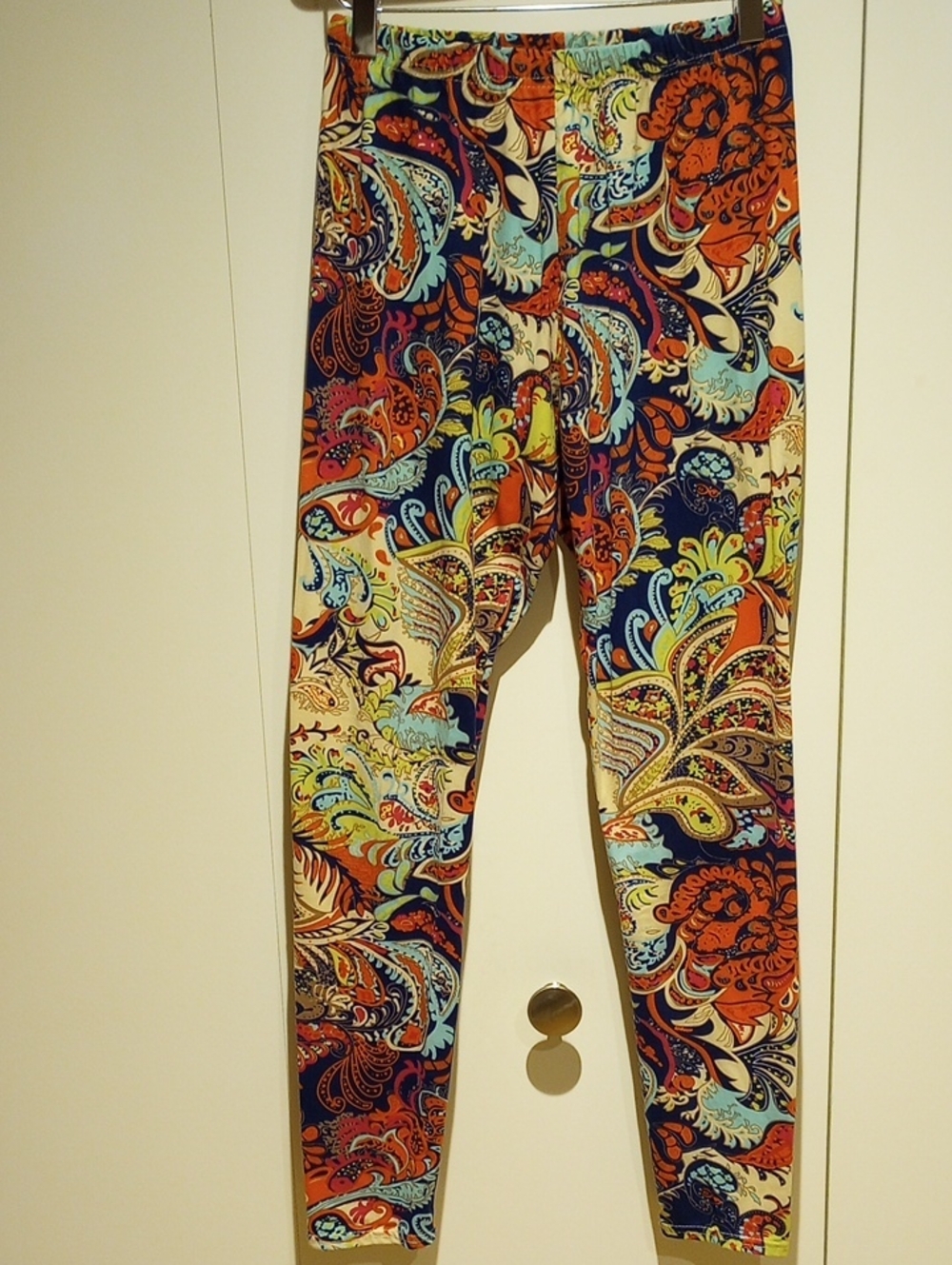 North Style Paisley Leggings